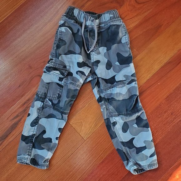 OshKosh B'gosh Other - OshKosh B'gosh Camouflaged Elastic Waist Pants 3T